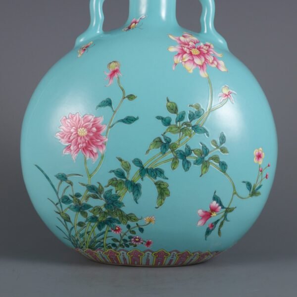 Qing Dynasty Qianlong period turquoise green ground pastel flower pattern double handle moon vase - Image 5