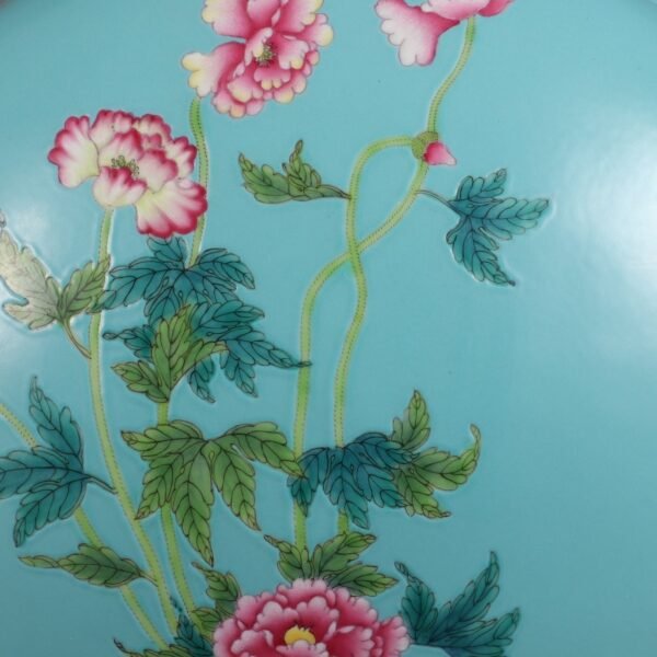 Qing Dynasty Qianlong period turquoise green ground pastel flower pattern double handle moon vase - Image 8
