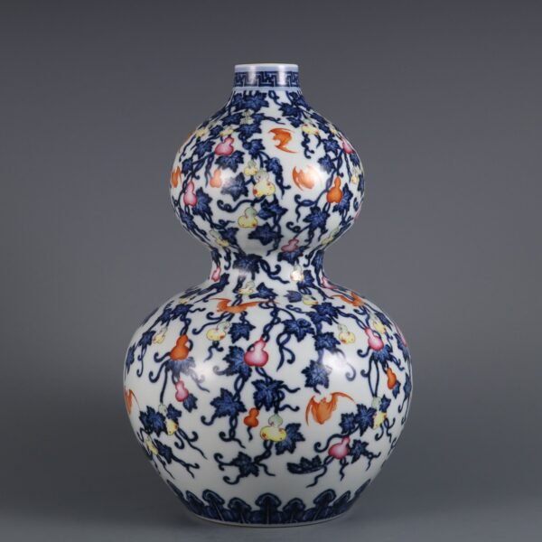 Qing Dynasty Qianlong period blue and white with pink enamel Fulu pattern gourd bottle - Image 2