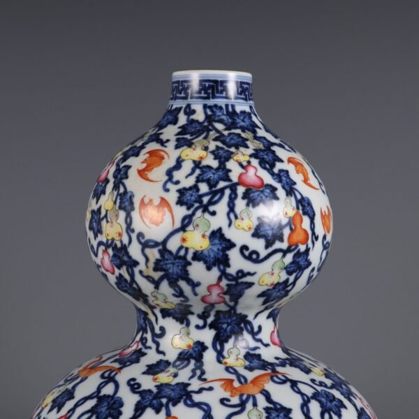 Qing Dynasty Qianlong period blue and white with pink enamel Fulu pattern gourd bottle - Image 6