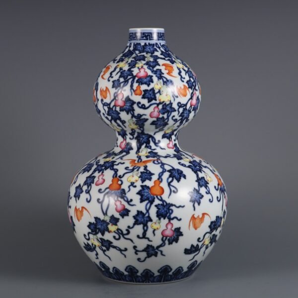 Qing Dynasty Qianlong period blue and white with pink enamel Fulu pattern gourd bottle
