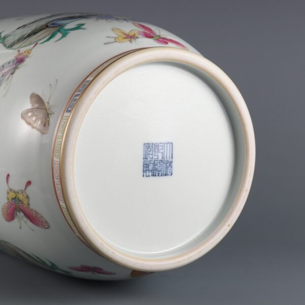 hundred butterflies and auspicious decoration, made in the Qianlong period of the Qing Dynasty - Image 9