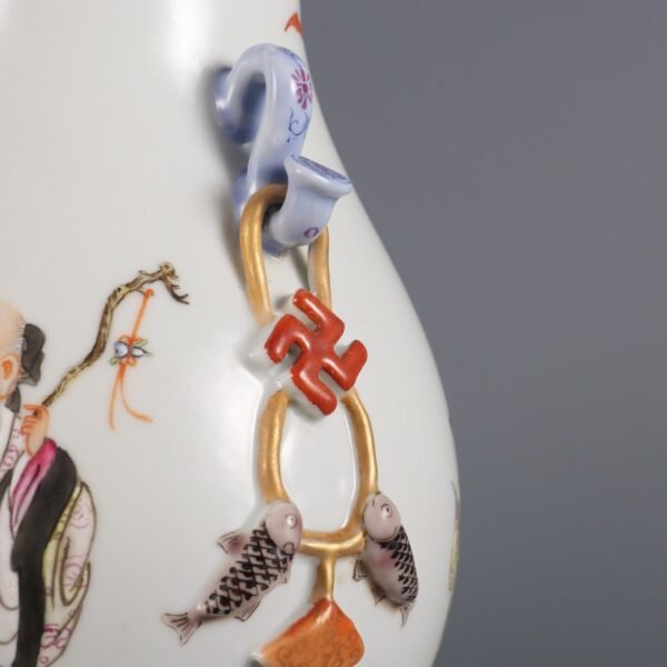 Qing Dynasty Qianlong period pink enamel Fu Lu Shou Ruyi ear vase - Image 6