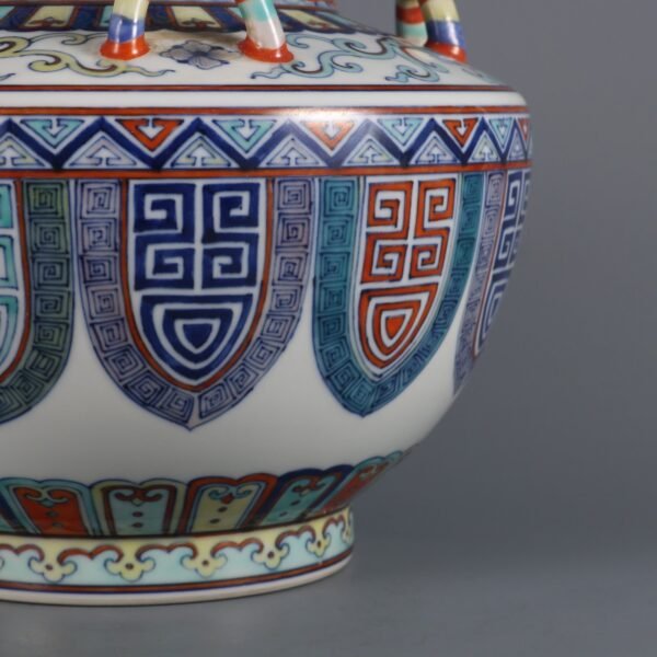 Pattern Four-Handed Zun Vase Made in the Qianlong Period of the Qing Dynasty - Image 4