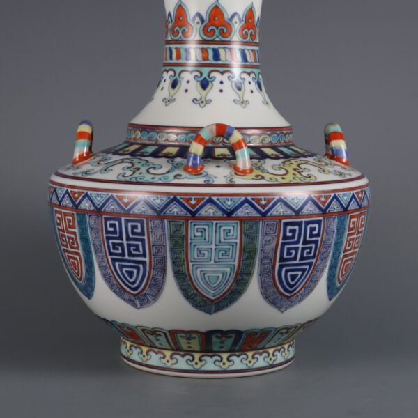 Pattern Four-Handed Zun Vase Made in the Qianlong Period of the Qing Dynasty - Image 2