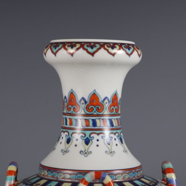 Pattern Four-Handed Zun Vase Made in the Qianlong Period of the Qing Dynasty - Image 6