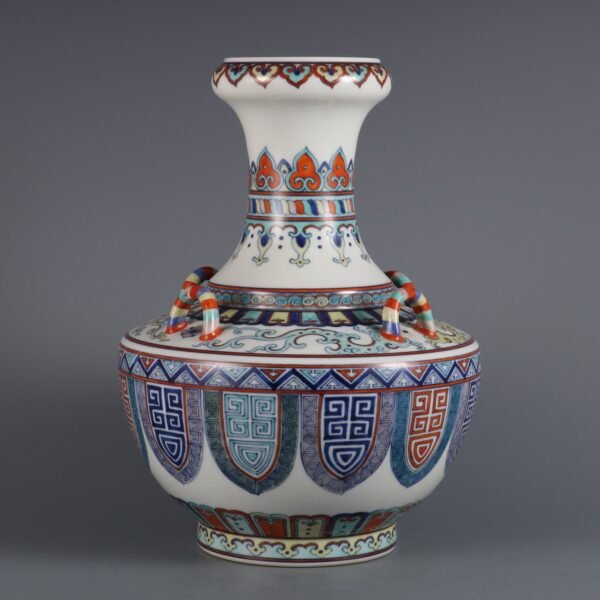 Pattern Four-Handed Zun Vase Made in the Qianlong Period of the Qing Dynasty - Image 7