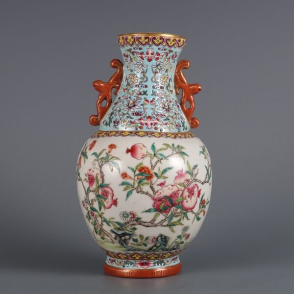 Pomegranate pattern hanging vase made in Qianlong period of Qing Dynasty