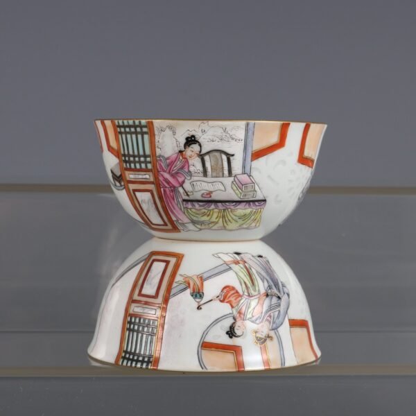 A pair of famille rose cups from the Qing Dynasty, made in the Qianlong period - Image 4