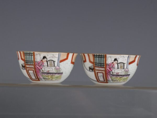 A pair of famille rose cups from the Qing Dynasty, made in the Qianlong period