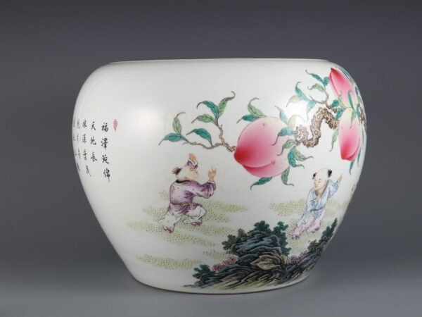 Large Scroll Cylinder with Nine-Child Pantao Pattern Made in Qianlong Period of Qing Dynasty - Image 4
