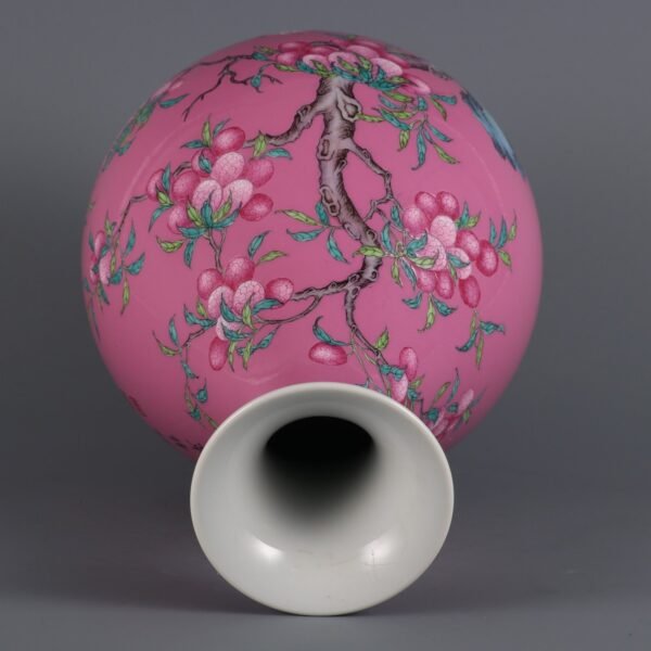 Jade Vase with Lychee and Poems, Made in the Qianlong Period of the Qing Dynasty - Image 5