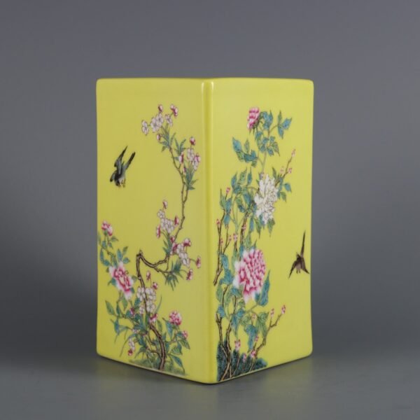 yellow ground and four seasons pattern, made in Qianlong Period of Qing Dynasty - Image 4