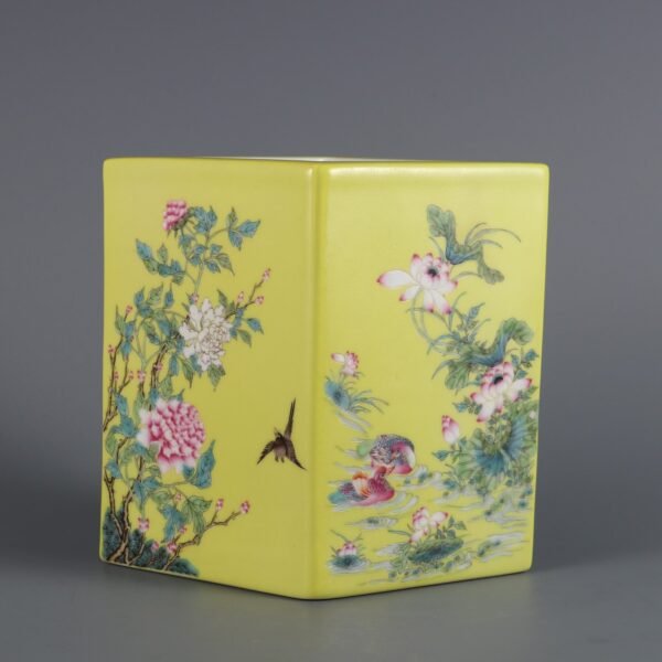 yellow ground and four seasons pattern, made in Qianlong Period of Qing Dynasty - Image 2