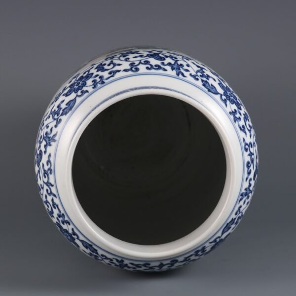 Qing Dynasty Qianlong period blue and white with pink enamel landscape figure story tube vase - Image 6