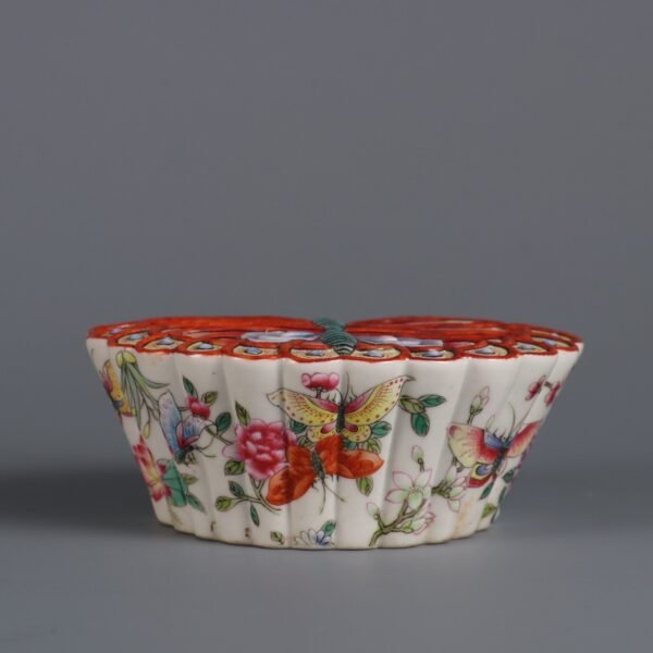 Qing Jiaqing Period Pastel Flower Pattern Butterfly Washbasin - Image 4