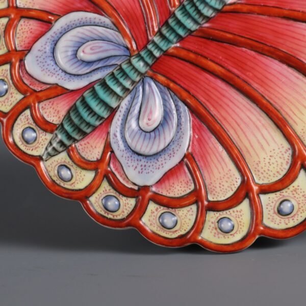 Qing Jiaqing Period Pastel Flower Pattern Butterfly Washbasin - Image 9