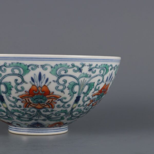 Doucai lotus-patterned bowl made in the Daoguang reign of the Qing Dynasty - Image 5