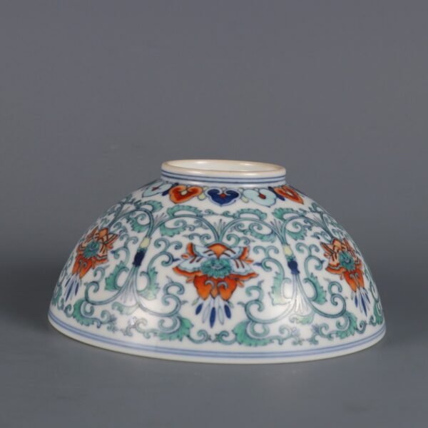 Doucai lotus-patterned bowl made in the Daoguang reign of the Qing Dynasty - Image 8