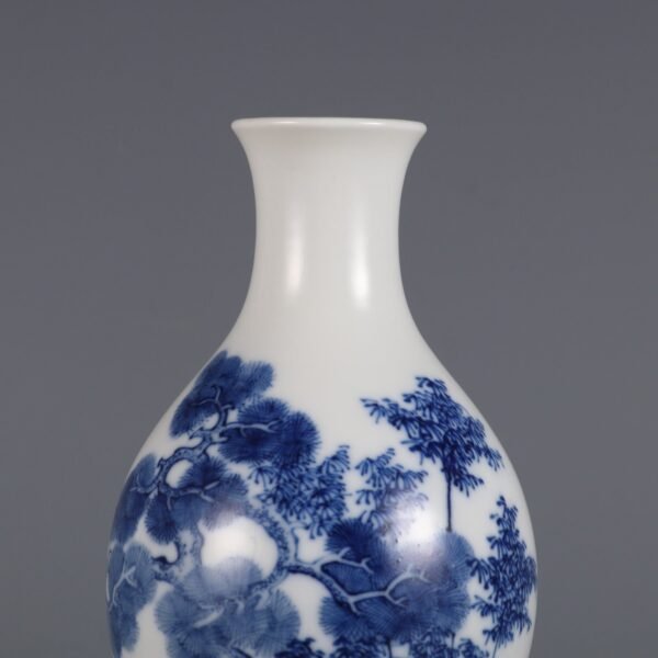 Qing Dynasty Yongzheng Period Blue and White Pine and Deer Guanyin Vase - Image 6