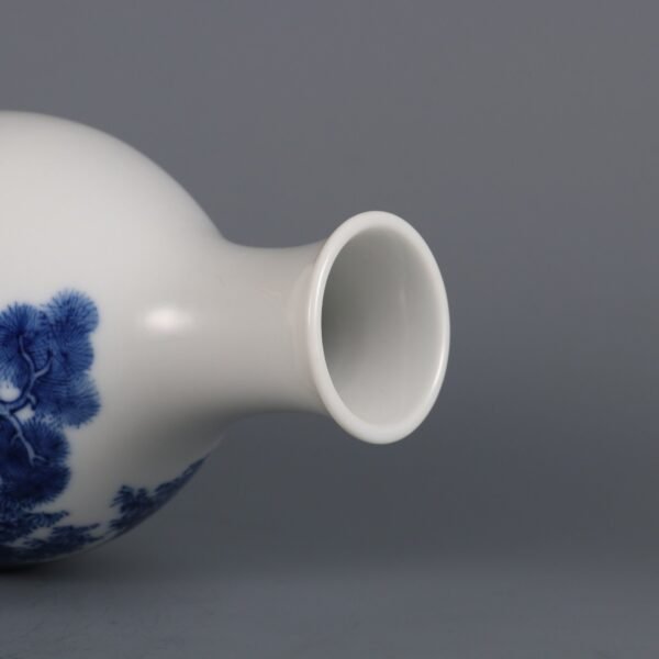 Qing Dynasty Yongzheng Period Blue and White Pine and Deer Guanyin Vase - Image 7