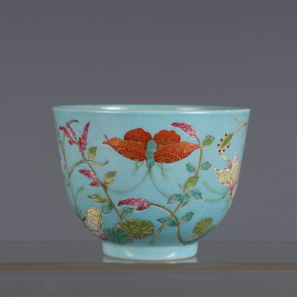 Qing Jiaqing Period Turquoise Green Ground Pastel Butterfly Love Flower Host Cup