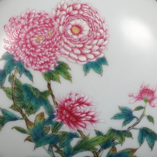 Qing Yongzheng period enameled chrysanthemum pattern small flat bottle - Image 3
