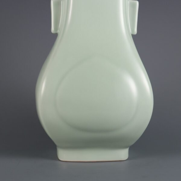Qing Dynasty Xianfeng Year Douqing Glaze Carved Longevity Peach Pier Square Vase - Image 3