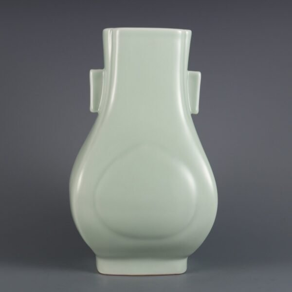 Qing Dynasty Xianfeng Year Douqing Glaze Carved Longevity Peach Pier Square Vase