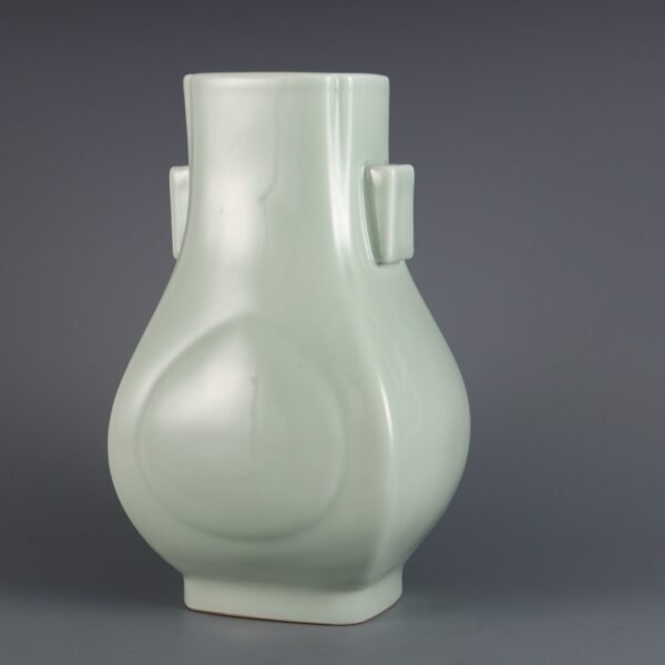 Qing Dynasty Xianfeng Year Douqing Glaze Carved Longevity Peach Pier Square Vase - Image 2