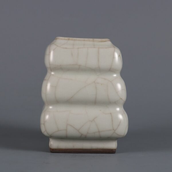Qing Dynasty Qianlong period imitation official glaze pot