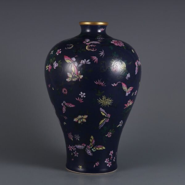 Qing Dynasty Qianlong period blue glaze with pink butterfly pattern plum vase - Image 9
