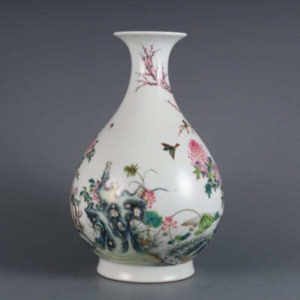 Qing Dynasty Yongzheng Period Jade Pot with Flower and Bird Pattern - Image 2