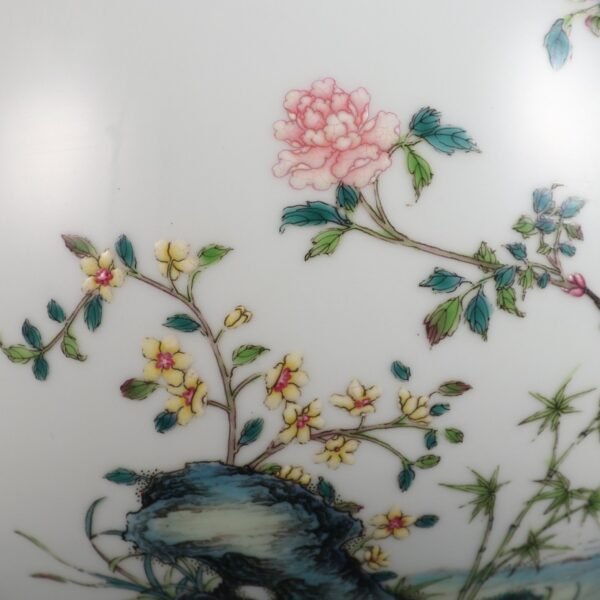 Qing Dynasty Yongzheng Period Jade Pot with Flower and Bird Pattern - Image 6
