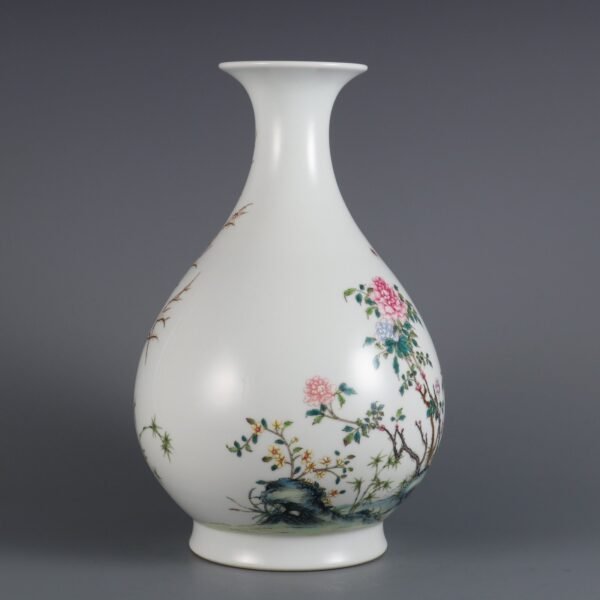 Qing Dynasty Yongzheng Period Jade Pot with Flower and Bird Pattern - Image 7