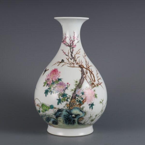 Qing Dynasty Yongzheng Period Jade Pot with Flower and Bird Pattern
