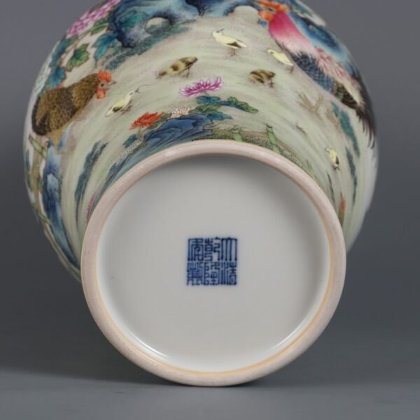 Qing Dynasty Qianlong period powder enamel family happy poem appreciation bottle - Image 8