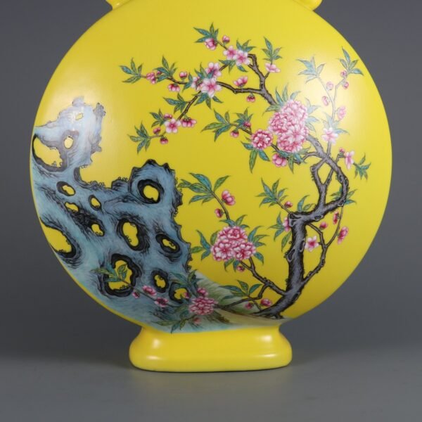 Qing Dynasty Yongzheng lemon yellow glaze foreign color plum and peach blossom pattern - Image 5