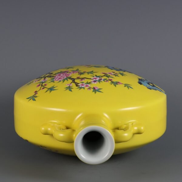 Qing Dynasty Yongzheng lemon yellow glaze foreign color plum and peach blossom pattern - Image 7