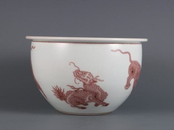 Small underglaze red five-beast pattern jar made in the Qianlong period of the Qing Dynasty - Image 2