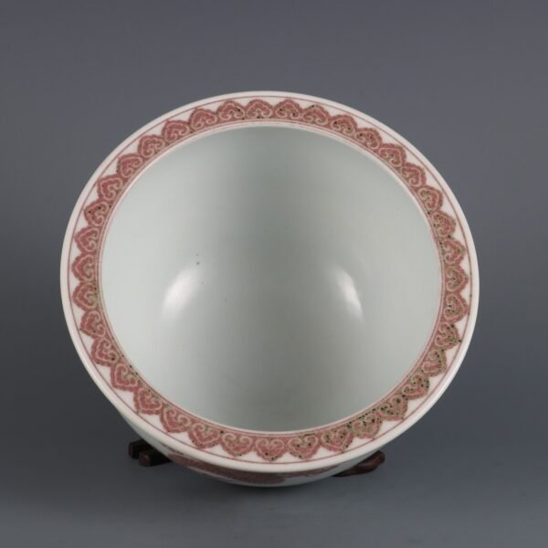 Small underglaze red five-beast pattern jar made in the Qianlong period of the Qing Dynasty - Image 7
