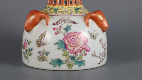 Qing Dynasty Qianlong Period Famille Rose Butterfly Pattern Hollow Sheep Head Vase - Image 3