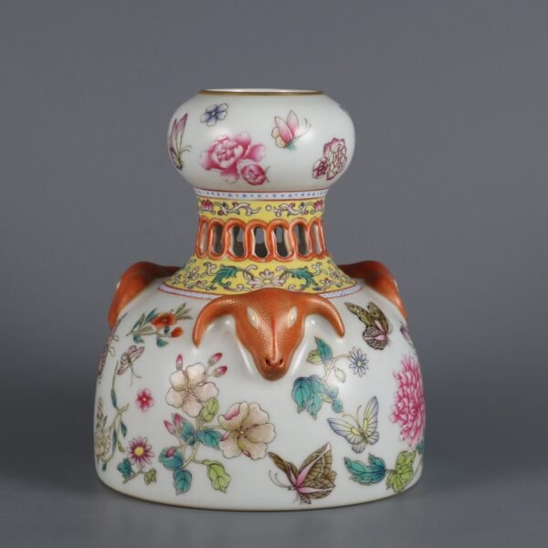 Qing Dynasty Qianlong Period Famille Rose Butterfly Pattern Hollow Sheep Head Vase - Image 4