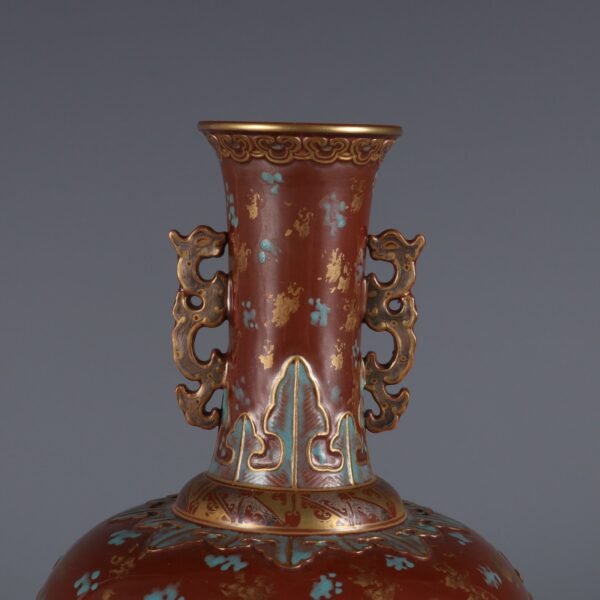 Qing Dynasty Qianlong Period Ancient Bronze Glaze Carved Red Dragon Holding Blessing Gold-painted - Image 3