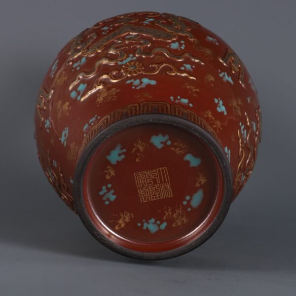 Qing Dynasty Qianlong Period Ancient Bronze Glaze Carved Red Dragon Holding Blessing Gold-painted - Image 8