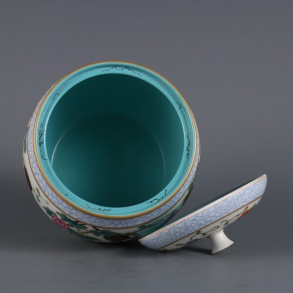 Qing Dynasty Qianlong period powder colored melon and butterfly tea can - Image 7