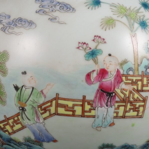 Qing Dynasty Jiaqing period pink enamel children play courtyard double ear vase - Image 5