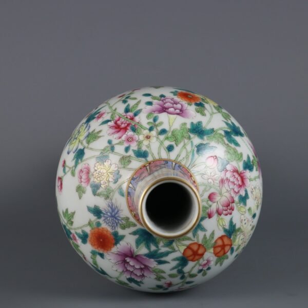 Qing Dynasty Qianlong period pink enamel leather ball flower pattern nectar bottle - Image 3