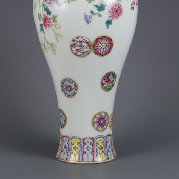 Qing Dynasty Qianlong period pink enamel leather ball flower pattern nectar bottle - Image 4