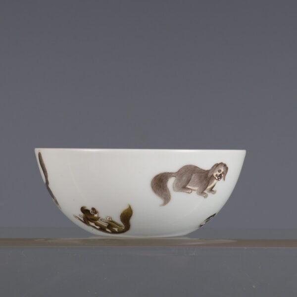 A pair of famille rose cups with dog designs made in the Daoguang reign of the Qing Dynasty - Image 3